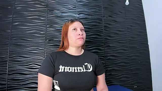 Snapshot of Melody_Megann chatting on June 12, 7:33 pm Melody Megann online show from June 12, 7:33 pm