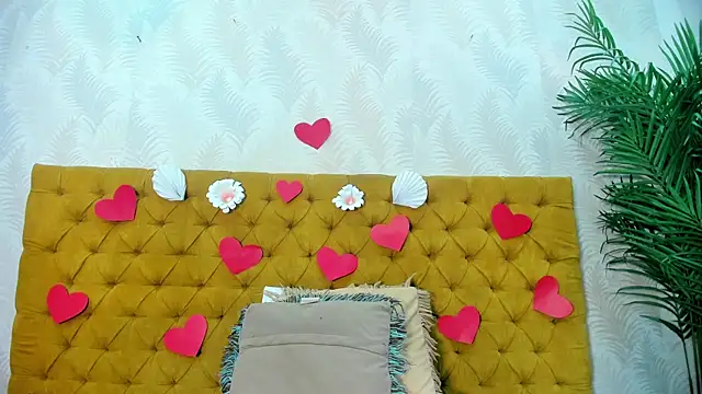 Snapshot of Melody_Megann chatting on September 20, 8:25 pm Melody Megann online show from September 20, 8:25 pm