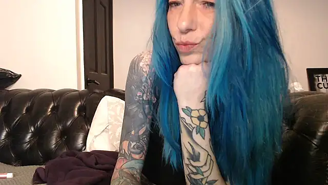 RavenryderUK online show from February 19, 1:51 am