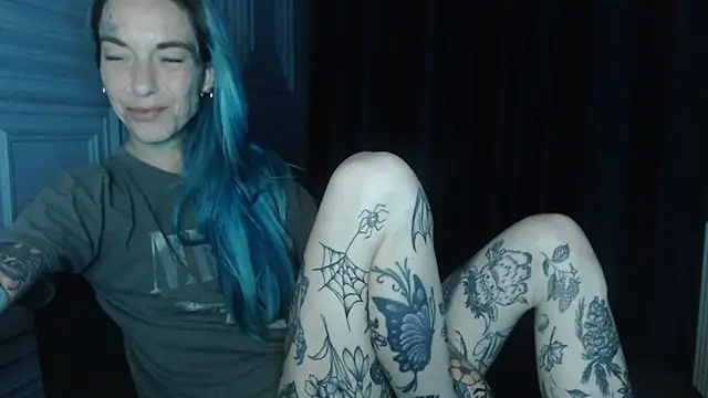 Snapshot of RavenryderUK chatting on May 27, 8:49 pm RavenryderUK online show from May 27, 8:49 pm