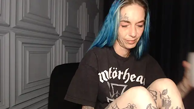 Snapshot of RavenryderUK chatting on May 2, 8:25 pm RavenryderUK online show from May 2, 8:25 pm