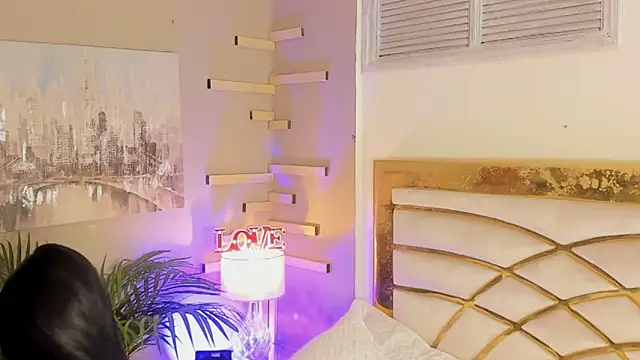 Snapshot of scarlet_hill chatting on January 6, 3:20 am scarlet hill online show from January 6, 3:20 am