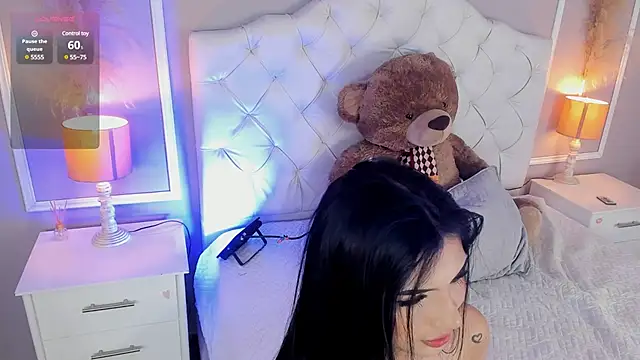 Snapshot of scarlet_hill chatting on December 14, 1:59 pm scarlet hill online show from December 14, 1:59 pm