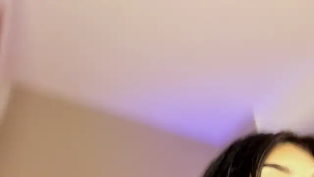 Snapshot of scarlet_hill chatting on January 10, 7:35 am scarlet hill online show from January 10, 7:35 am