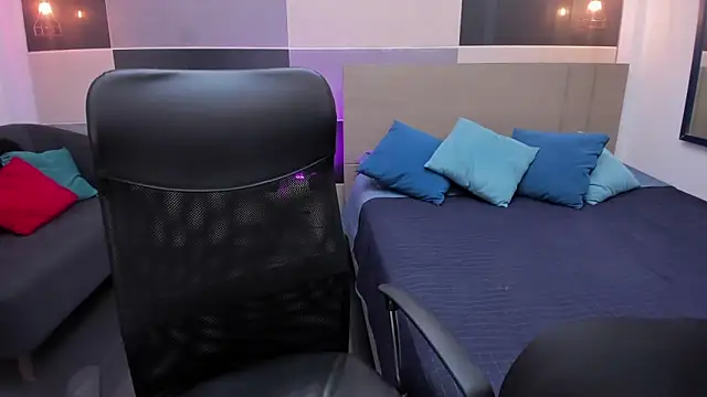 Zara Jackson online show from November 24, 12:05 pm