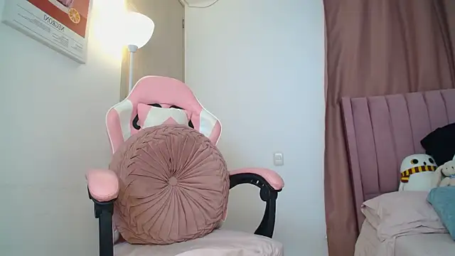 emmily forev3r online show from March 9, 6:44 pm