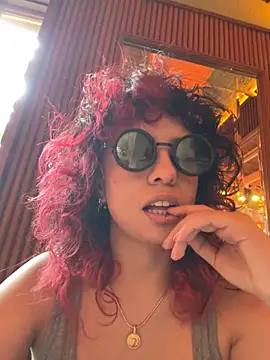 Sweet Chaos online show from April 12, 8:45 pm