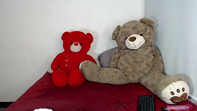 SamanthaaSmitt online show from March 22, 11:42 pm