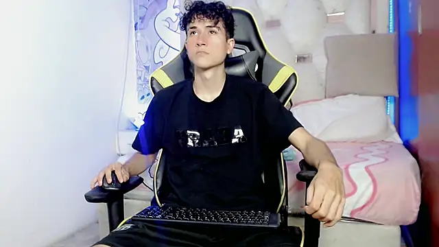 Snapshot of johnny_cagee chatting on November 27, 5:08 am johnny cagee online show from November 27, 5:08 am