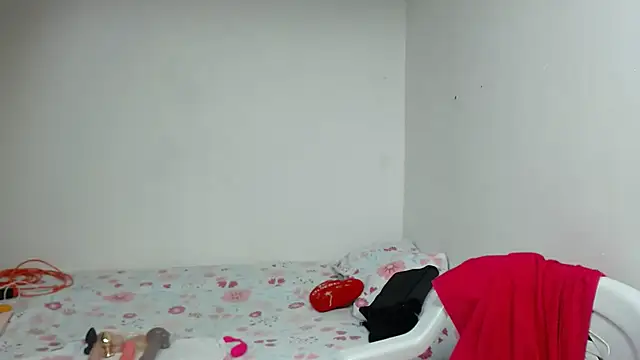 Snapshot of Agatha_browser chatting on February 8, 12:36 pm Agatha browser online show from February 8, 12:36 pm