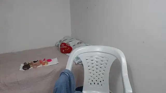 Snapshot of Agatha_browser chatting on February 20, 11:23 am Agatha browser online show from February 20, 11:23 am