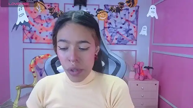 Snapshot of stephania_t chatting on October 28, 11:42 am stephania t online show from October 28, 11:42 am