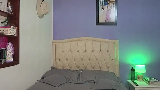 stephania t online show from April 13, 3:05 pm