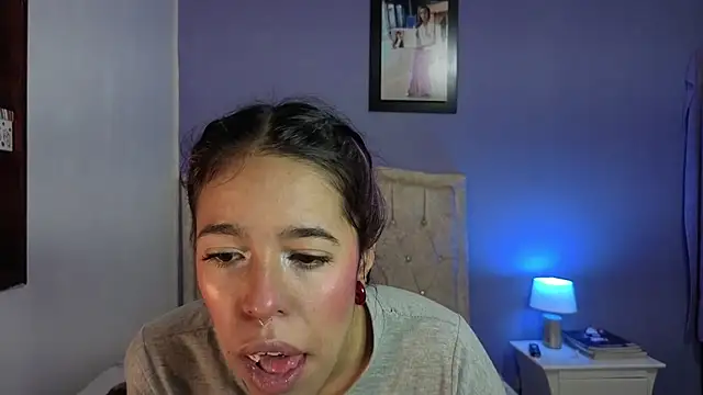 stephania t online show from April 23, 2:40 pm