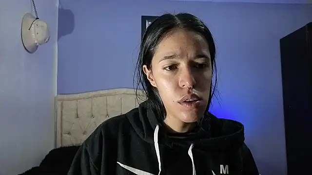 Snapshot of stephania_t chatting on June 18, 1:27 pm stephania t online show from June 18, 1:27 pm