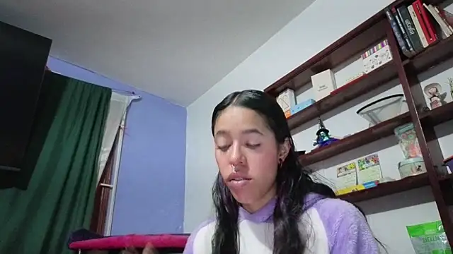 stephania t online show from February 23, 12:39 pm