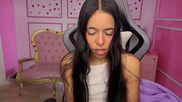 stephania t online show from February 10, 12:15 pm