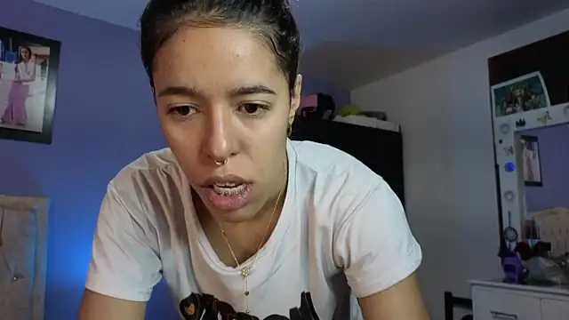 stephania t online show from May 15, 12:47 pm