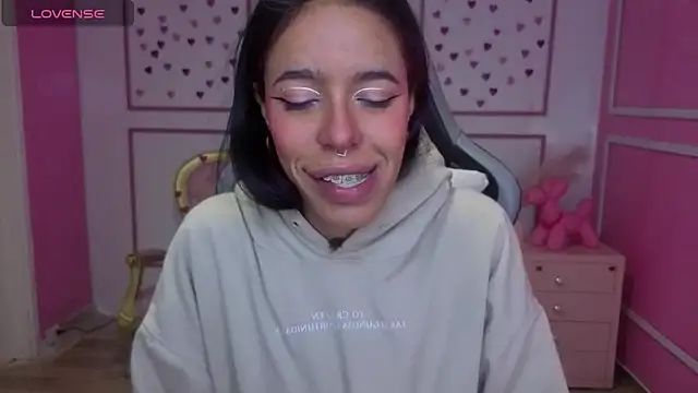 Snapshot of stephania_t chatting on November 11, 11:38 am stephania t online show from November 11, 11:38 am