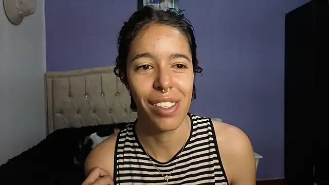 Snapshot of stephania_t chatting on June 19, 1:50 pm stephania t online show from June 19, 1:50 pm