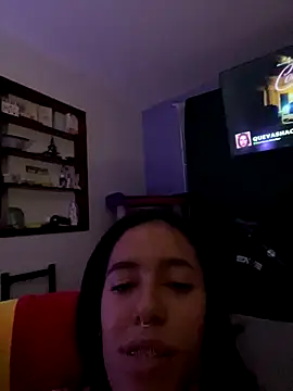 Snapshot of stephania_t chatting on December 1, 3:40 am stephania t online show from December 1, 3:40 am