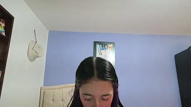 stephania t online show from March 20, 4:19 pm