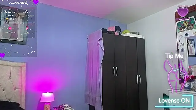 Snapshot of stephania_t chatting on June 9, 5:47 pm stephania t online show from June 9, 5:47 pm