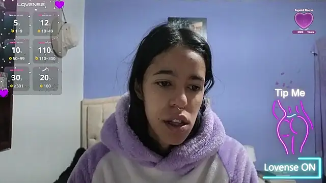 Snapshot of stephania_t chatting on June 13, 12:25 pm stephania t online show from June 13, 12:25 pm