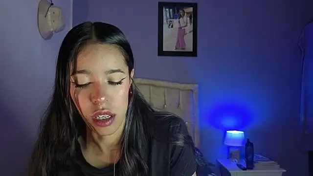 stephania t online show from April 10, 4:25 pm