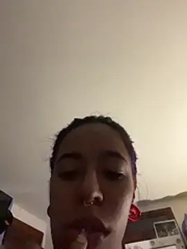 Snapshot of stephania_t chatting on November 3, 4:17 am stephania t online show from November 3, 4:17 am