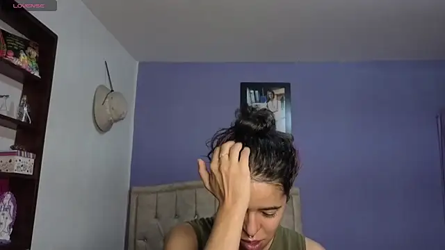 Snapshot of stephania_t chatting on June 4, 3:06 pm stephania t online show from June 4, 3:06 pm