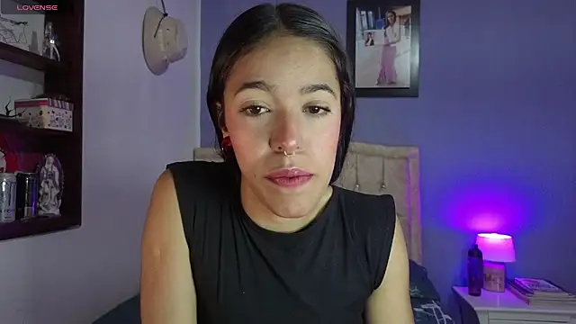 stephania t online show from April 16, 3:13 pm