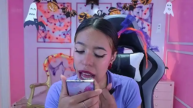 Snapshot of stephania_t chatting on October 27, 11:55 am stephania t online show from October 27, 11:55 am