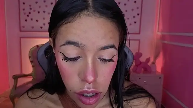 Snapshot of stephania_t chatting on November 26, 12:38 pm stephania t online show from November 26, 12:38 pm