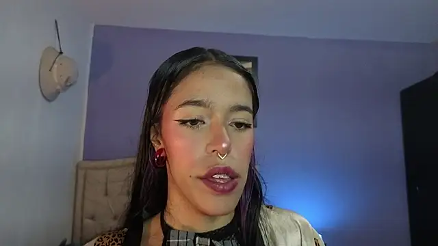 stephania t online show from March 31, 5:26 pm