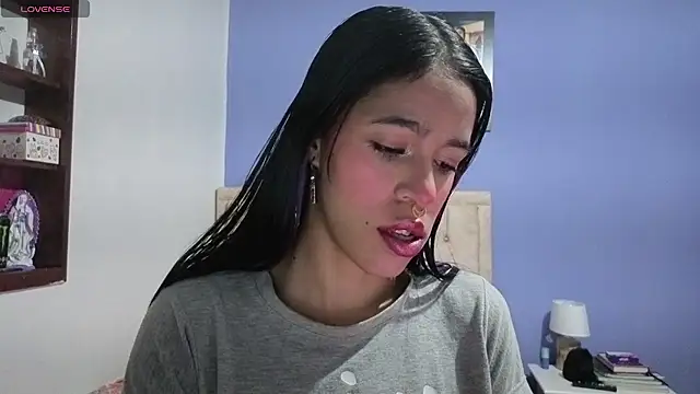 stephania t online show from May 4, 3:37 pm