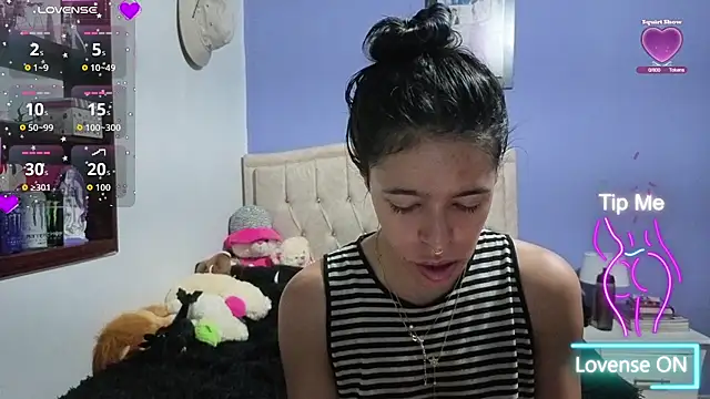 Snapshot of stephania_t chatting on July 7, 2:20 pm stephania t online show from July 7, 2:20 pm