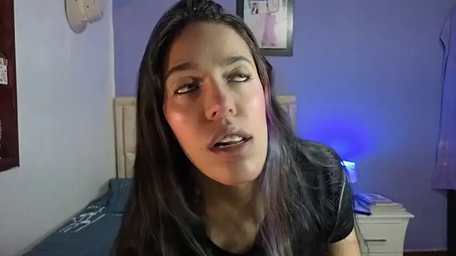 stephania t online show from April 9, 4:13 pm