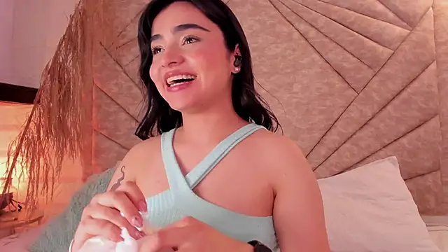 ConnieFontane online show from March 16, 7:37 am