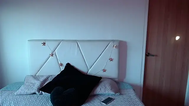 Snapshot of julz_03 chatting on November 29, 11:43 am julz 03 online show from November 29, 11:43 am