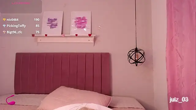 julz 03 online show from March 18, 7:33 pm