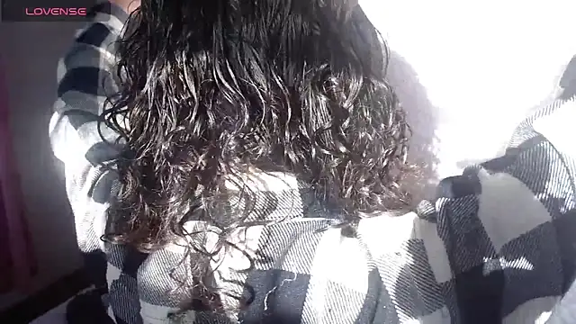 Snapshot of julz_03 chatting on November 27, 11:43 am julz 03 online show from November 27, 11:43 am