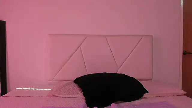 Snapshot of julz_03 chatting on October 21, 12:15 pm julz 03 online show from October 21, 12:15 pm