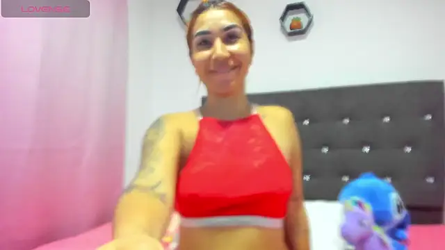 Snapshot of Alba_Grey chatting on May 16, 12:53 am Alba Grey online show from May 16, 12:53 am