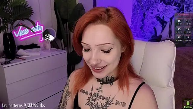 violetviolator online show from November 28, 4:01 am