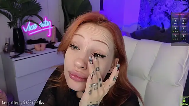 violetviolator online show from November 15, 4:05 am