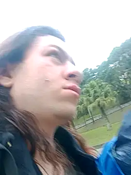 Snapshot of azurecrabing chatting on December 2, 1:08 pm azurecrabing online show from December 2, 1:08 pm