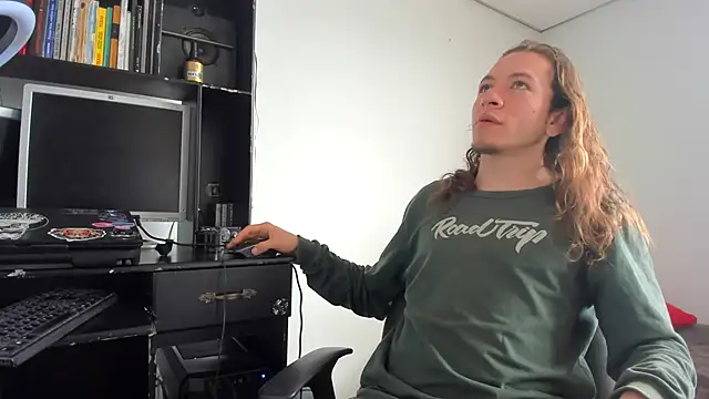 Snapshot of azurecrabing chatting on February 27, 4:32 pm azurecrabing online show from February 27, 4:32 pm