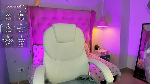 Snapshot of _Sophie__miller chatting on November 18, 7:06 pm Sophie miller online show from November 18, 7:06 pm