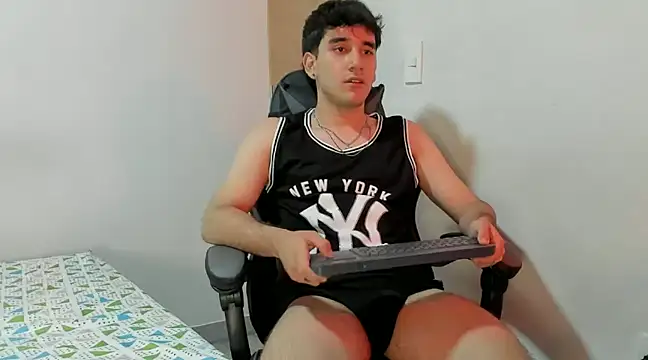 leo030809 online show from December 7, 2:47 am